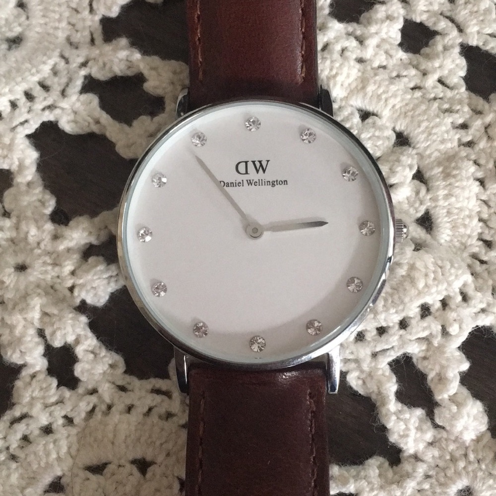 Women’s Daniel Wellington watch with crystals